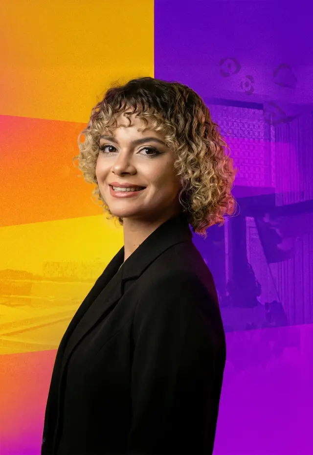 Mulher confiante representando a força de São Paulo